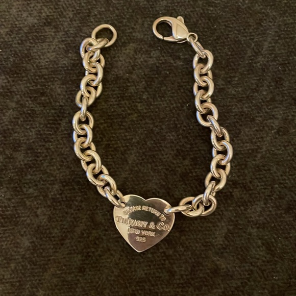 Return to Tiffany Heart Tag Bracelet in Silver - Picture 2 of 4
